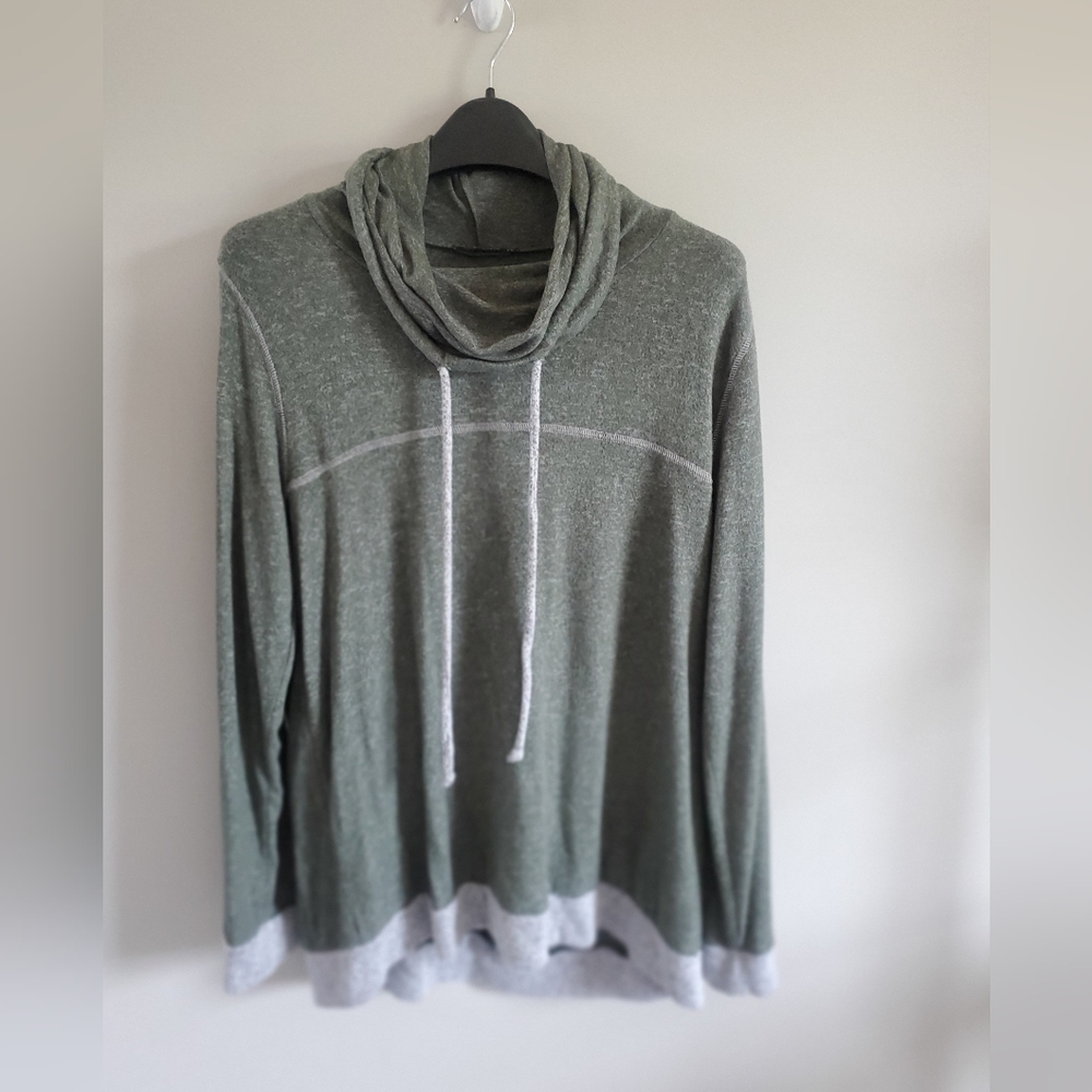 Pink Clover brand cowl neck tunic length shirt Stitch Fix